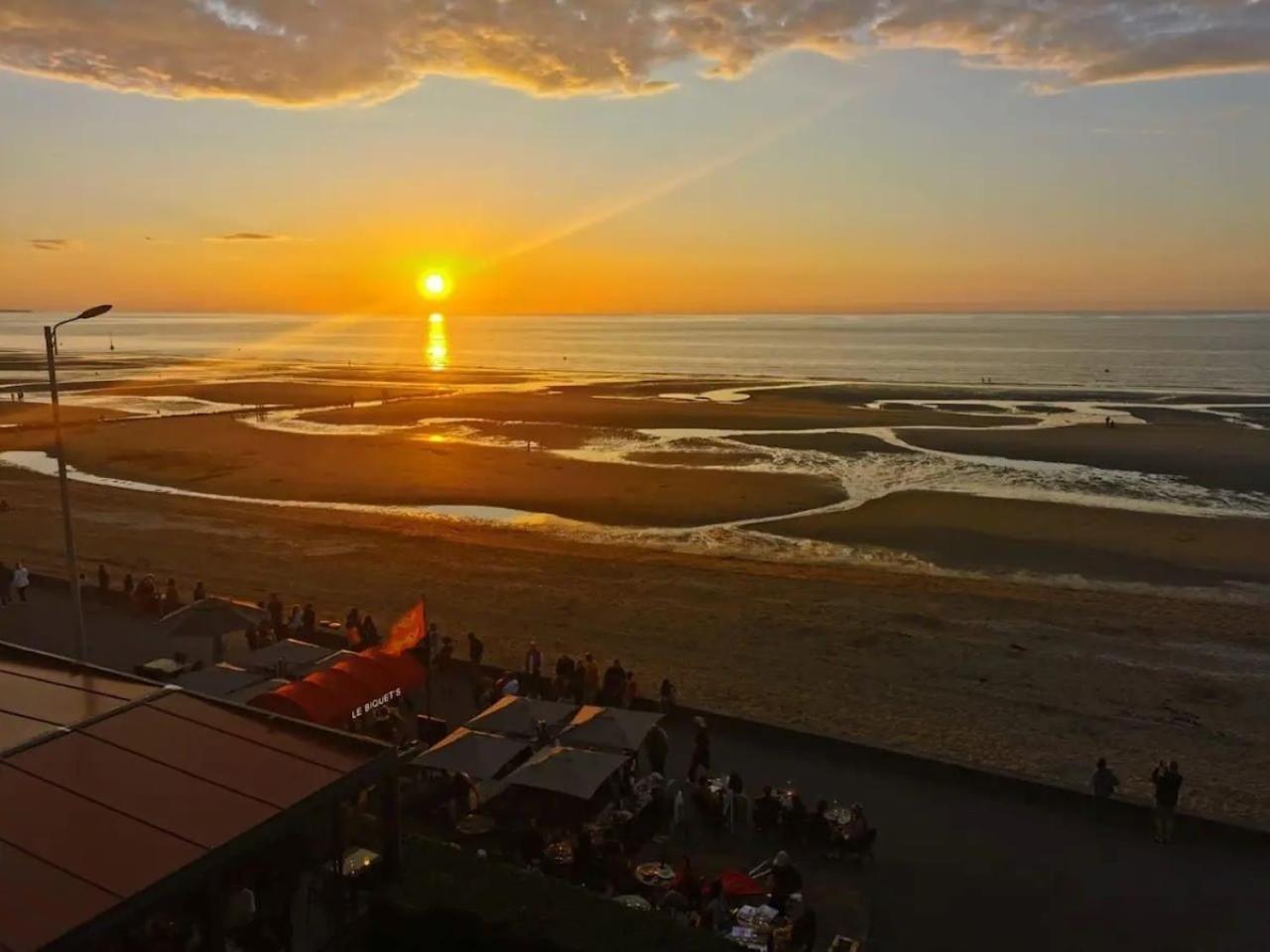 Appartement Vue Mer Cabourg Exteriör bild